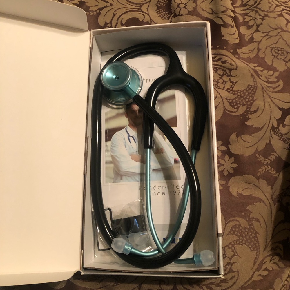 MDF Acoustica Deluxe Dual Head Lightwt Stethoscope